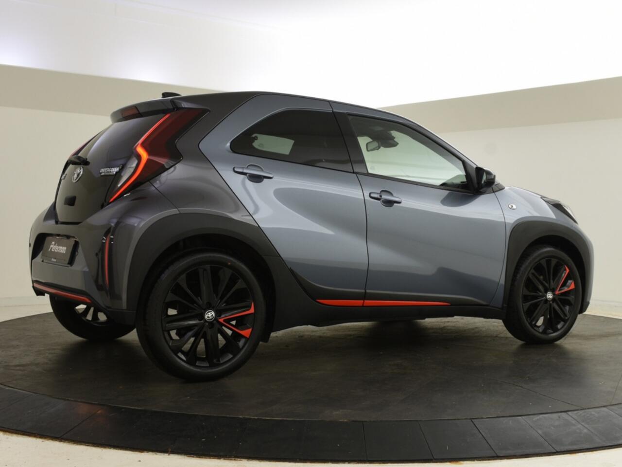 Toyota AYGO X 1.0 VVT-i MT Undercover | Full option | JBL | PDC V+A |