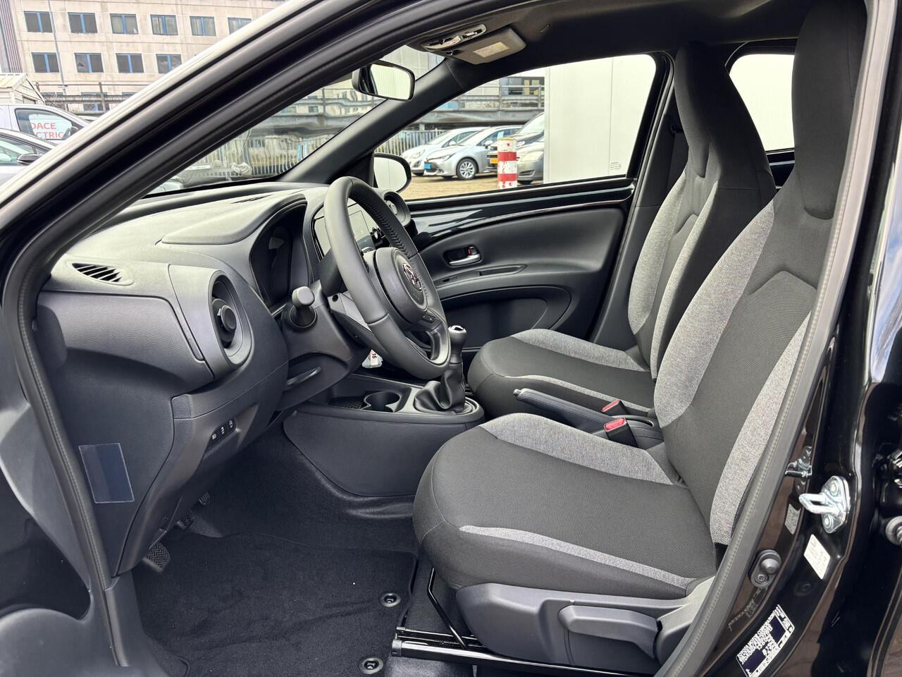 Toyota AYGO X 1.0 VVT-i MT Play,Apple Carplay Android Auto Adaptive Cruise Controle, Camera