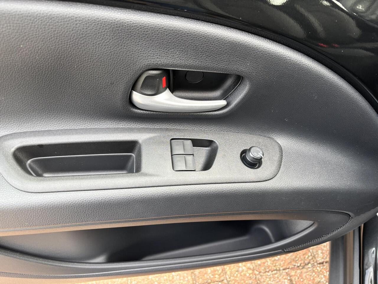 Toyota AYGO X 1.0 VVT-i MT Play,Apple Carplay Android Auto Adaptive Cruise Controle, Camera