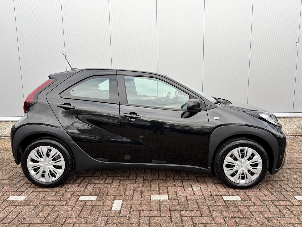 Toyota AYGO X 1.0 VVT-i MT Play,Apple Carplay Android Auto Adaptive Cruise Controle, Camera