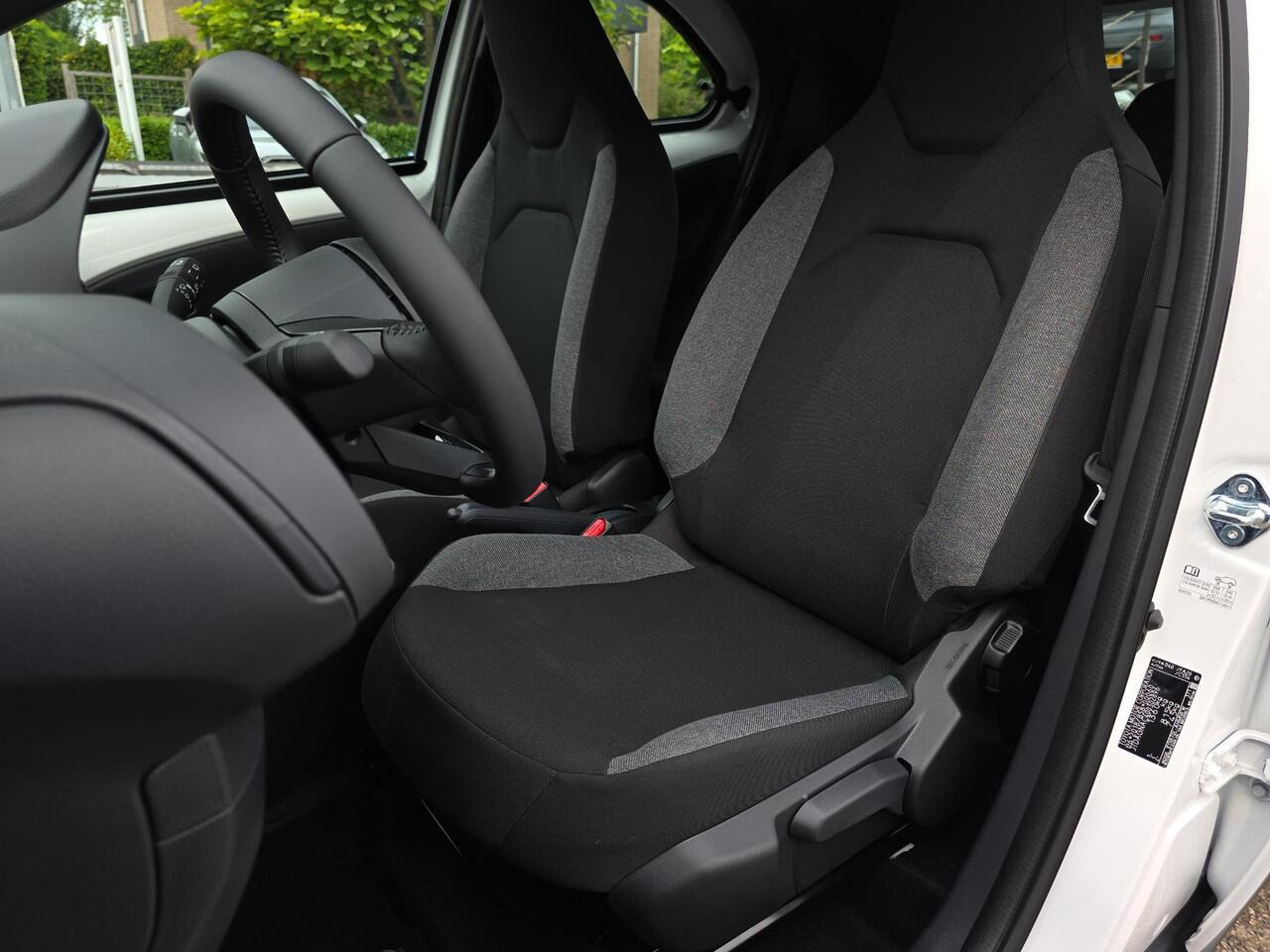 Toyota AYGO X 1.0 VVT-i MT Play | Nieuwe auto | Direct uit voorraad leverbaar |