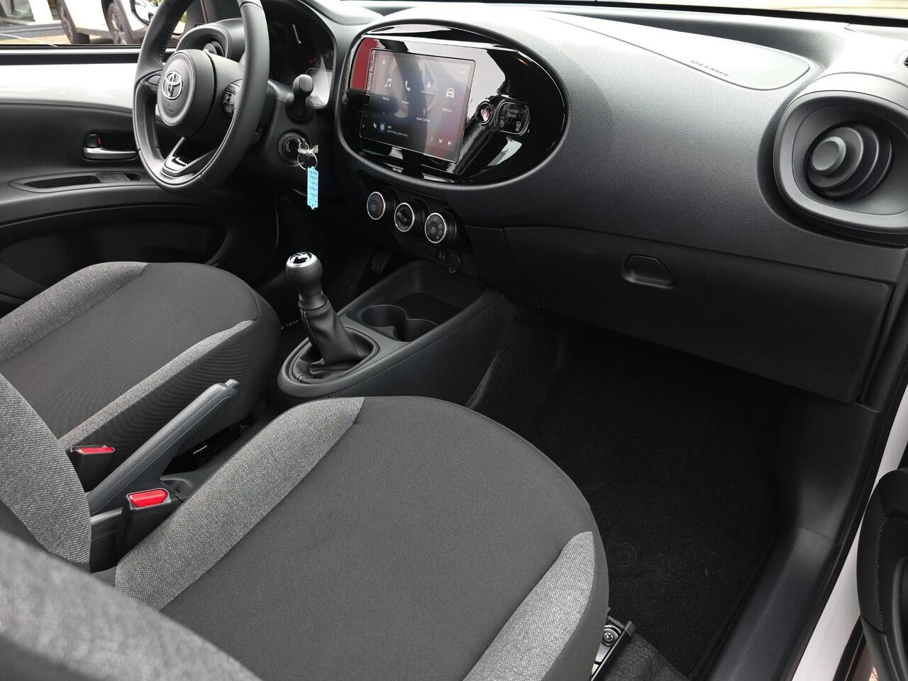 Toyota AYGO X 1.0 VVT-i MT Play | Nieuwe auto | Direct uit voorraad leverbaar |