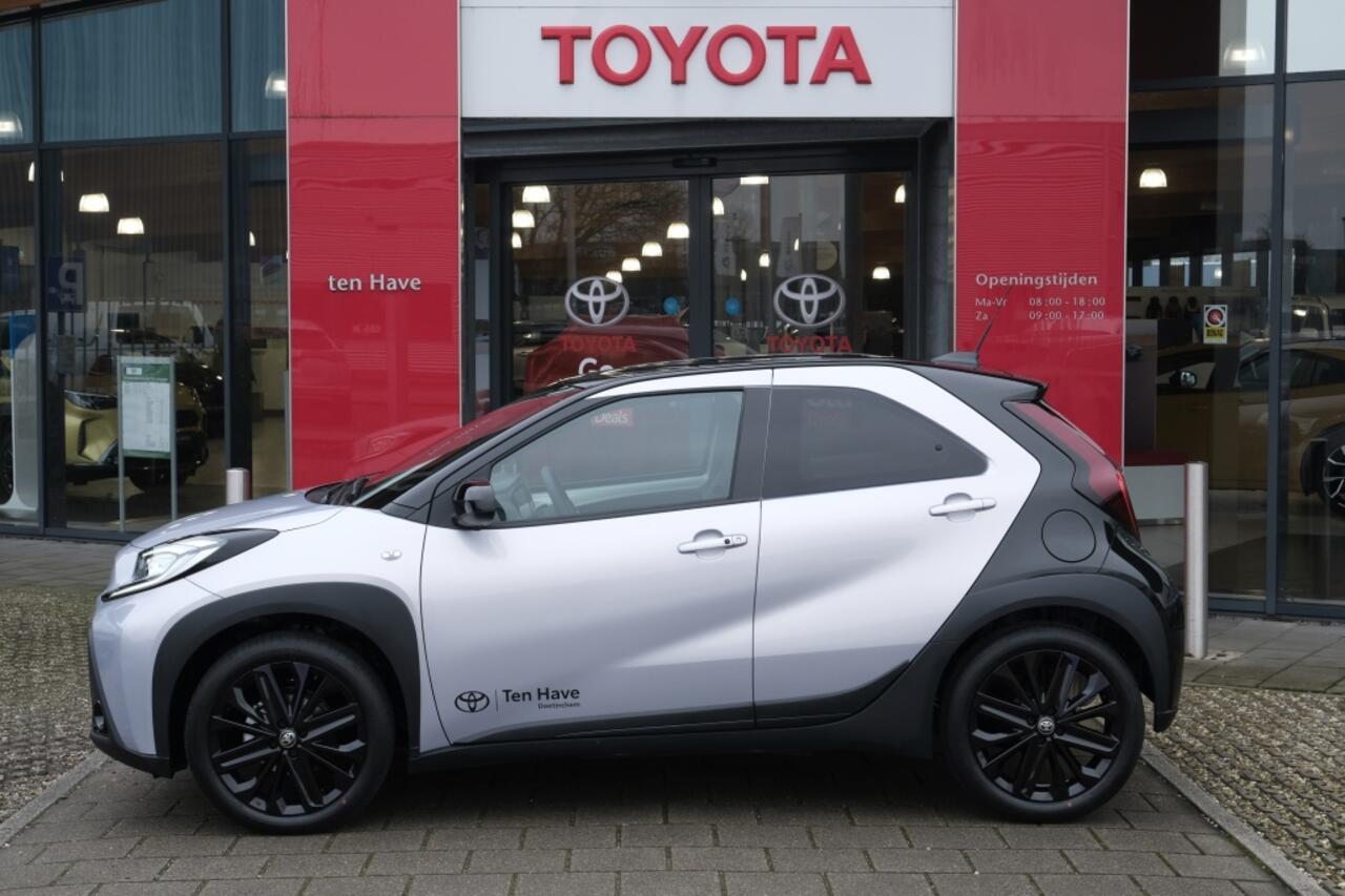 Toyota AYGO 1.0 VVT-i 72PK MT JBL | JBL Premium Sound systeem | Achteruitrij