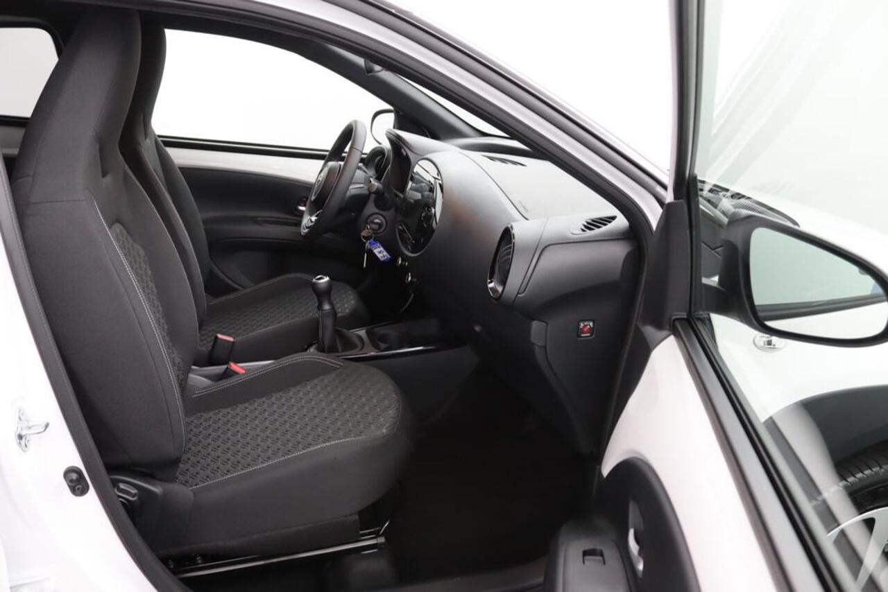Toyota AYGO X 1.0 VVT-i MT Pulse | Climate Control | Bi-Tone | Led Verlichting | Apple Carplay | Android Auto |