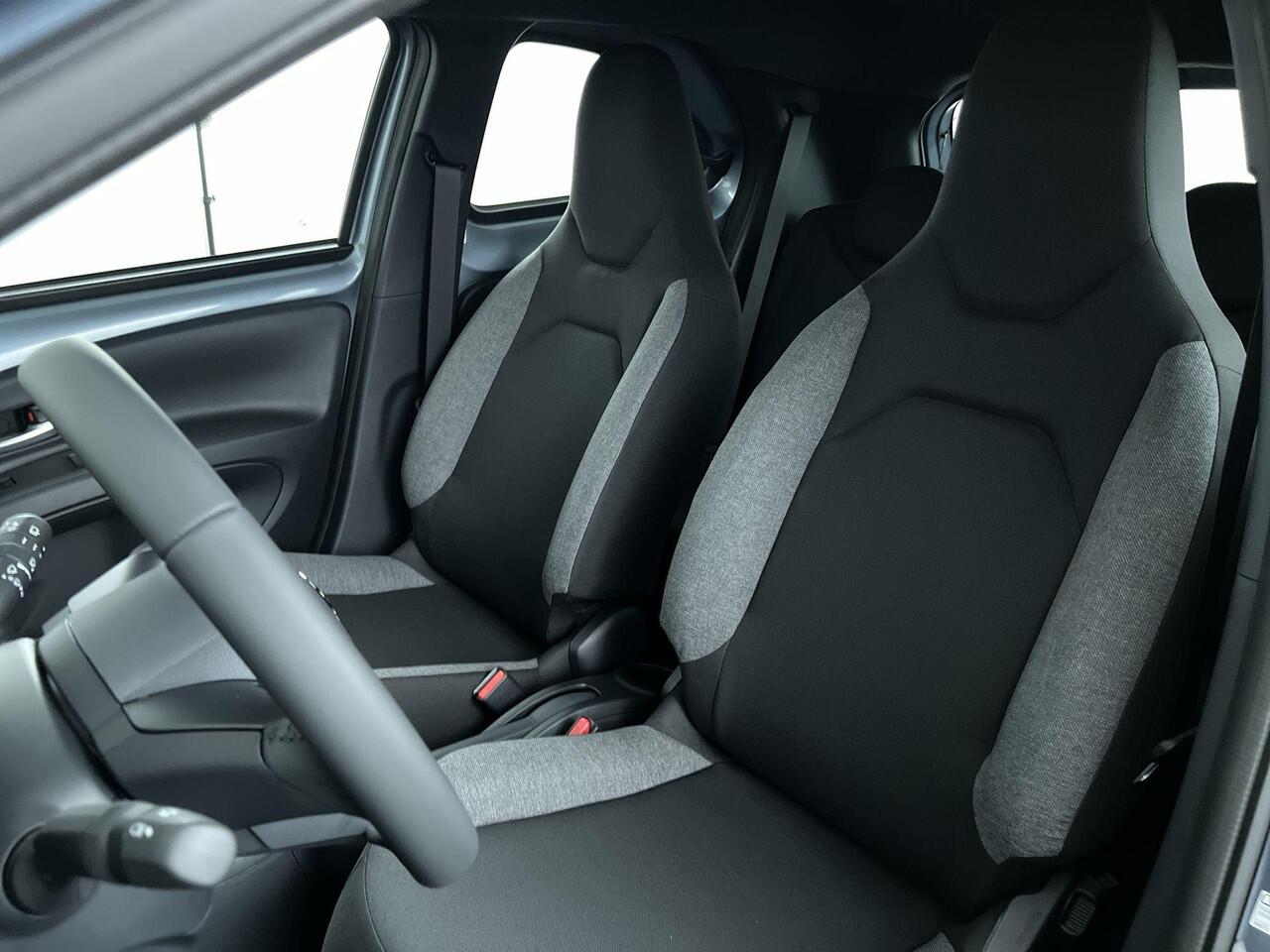 Toyota AYGO X 1.0 VVT-i S-CVT Play | Rijklaar | Automaat | Camera | Apple Carplay/-Android Auto