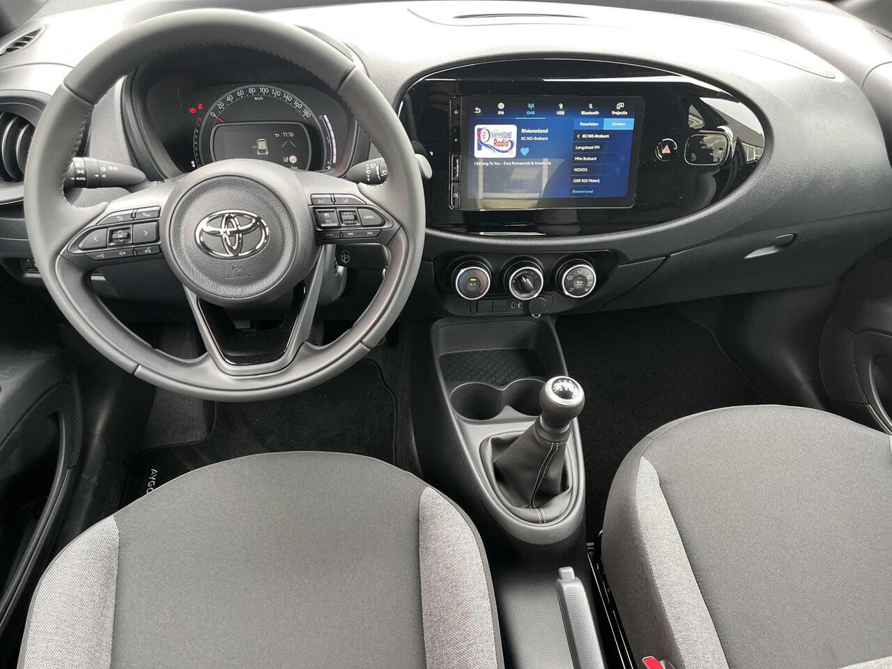 Toyota AYGO X 1.0 VVT-i MT Play | Demonstratie auto | Night Sky Black metallic |