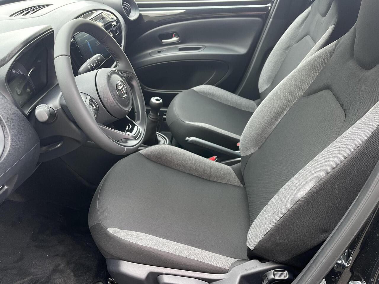 Toyota AYGO X 1.0 VVT-i MT Play | Demonstratie auto | Night Sky Black metallic |