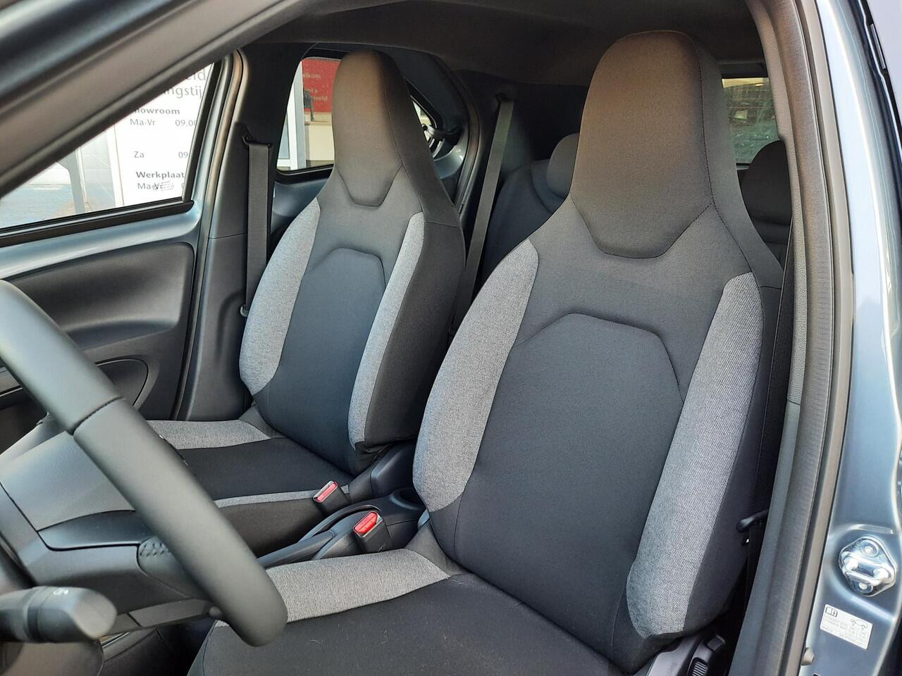 Toyota AYGO X 1.0 VVT-i S-CVT Play AUTOMAAT