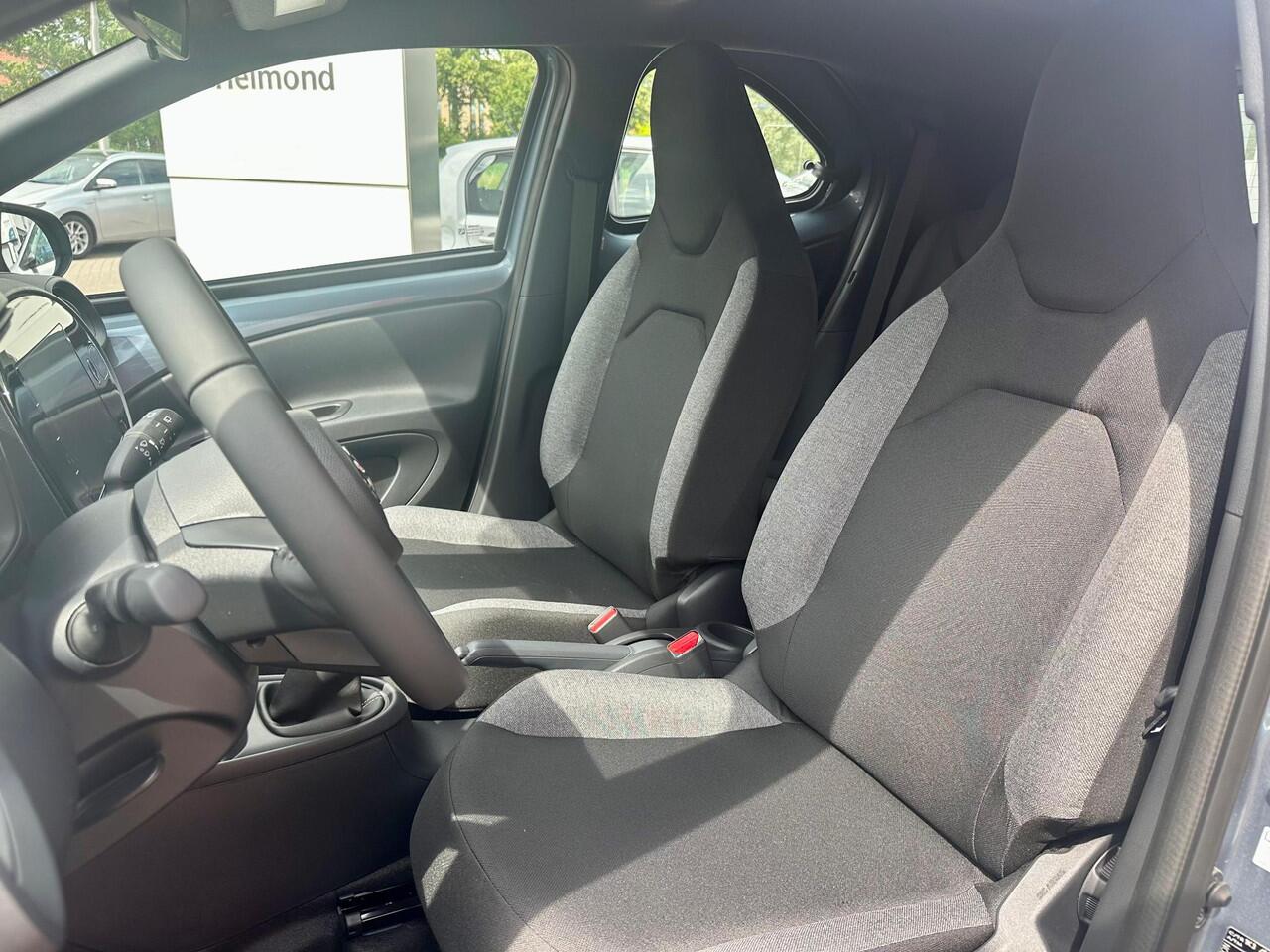 Toyota AYGO X 1.0 VVT-i MT Play