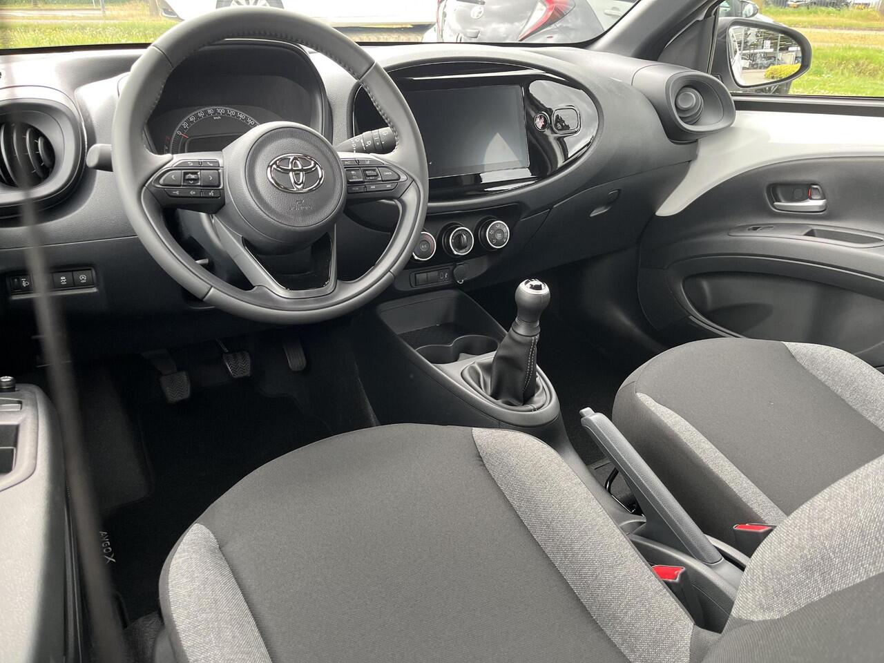 Toyota AYGO X 1.0 VVT-i MT Play