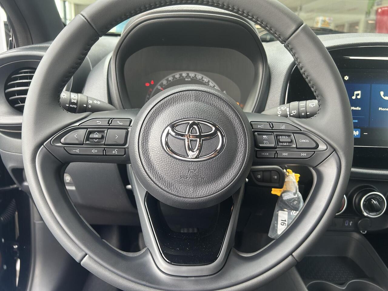 Toyota AYGO X 1.0 VVT-i MT Play NIEUW! Direct leverbaar! ¤ 1000,- inruilpremie!!