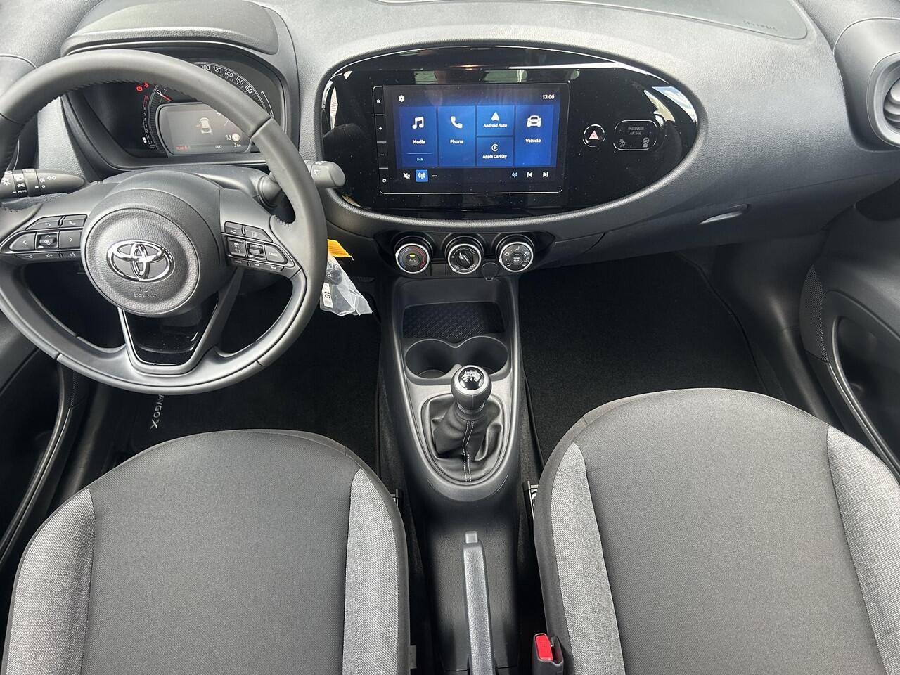 Toyota AYGO X 1.0 VVT-i MT Play NIEUW! Direct leverbaar! ¤ 1000,- inruilpremie!!