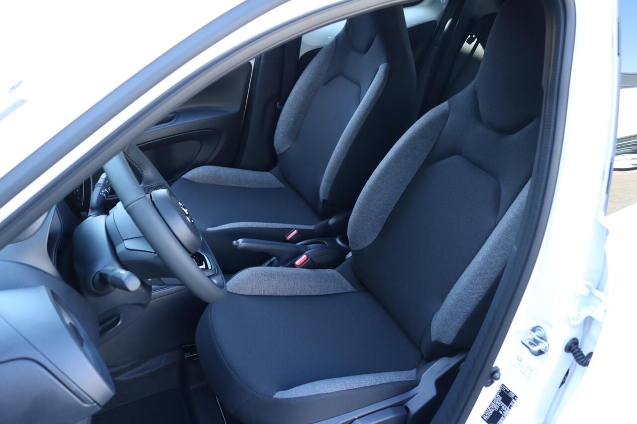 Toyota AYGO X 1.0 VVT-i MT play, Nieuw en direct leverbaar met ¤1.000,- voordeel