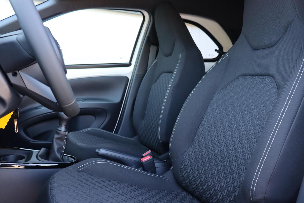 Toyota AYGO X 1.0 VVT-i Pulse, Lm velgen, Apple Carplay/Android Auto, Climate & Cruise control, Demovoordeel!