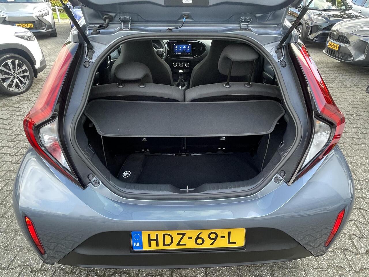 Toyota AYGO X 1.0 VVT-i MT Play