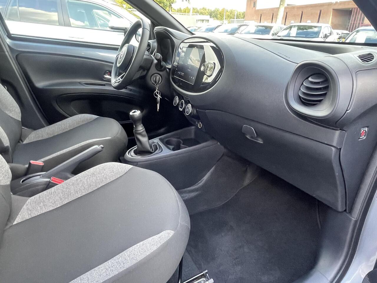 Toyota AYGO X 1.0 VVT-i MT Play