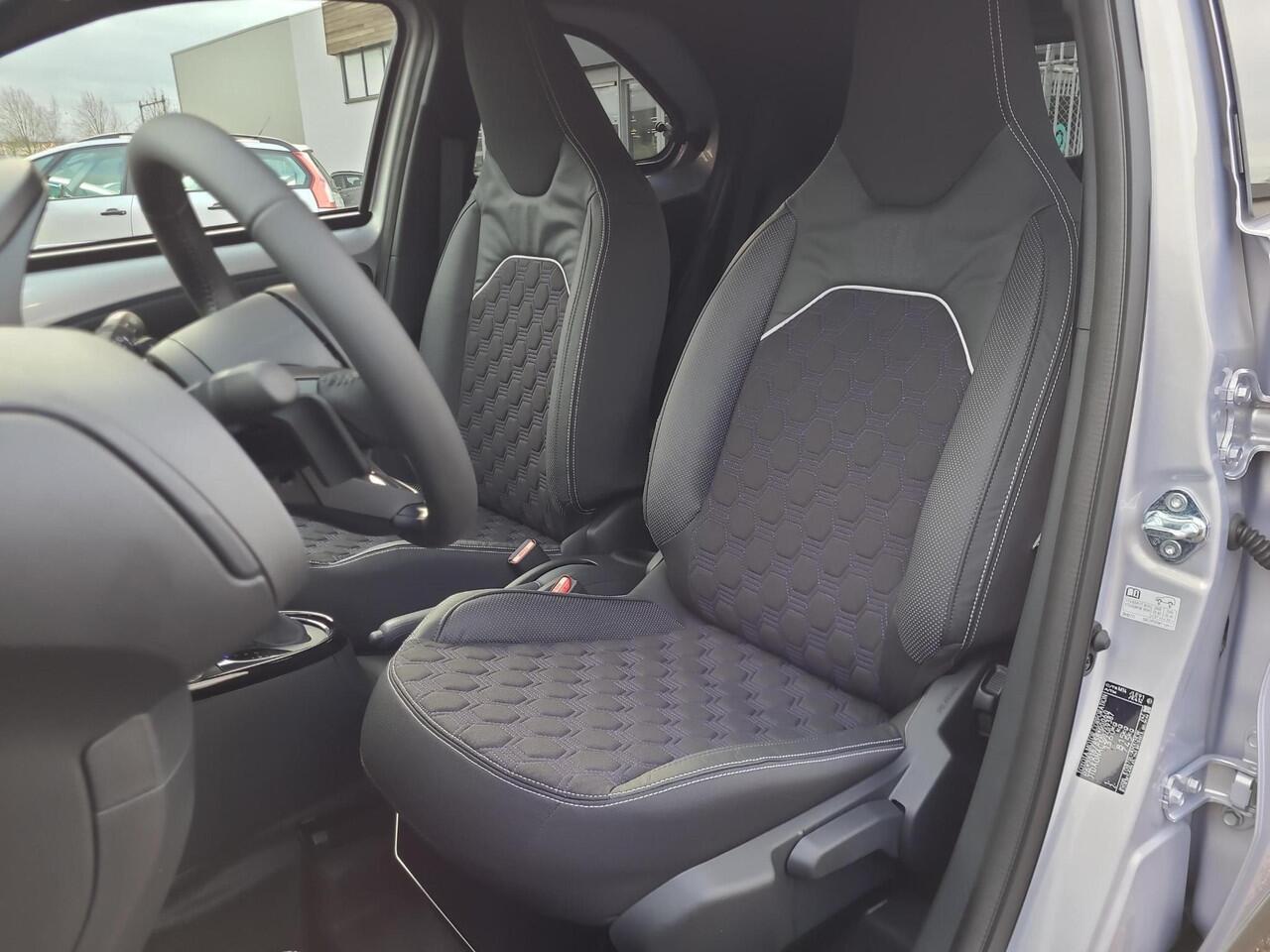 Toyota AYGO X 1.0 VVT-i S-CVT JBL | DEMO VOORDEEL |