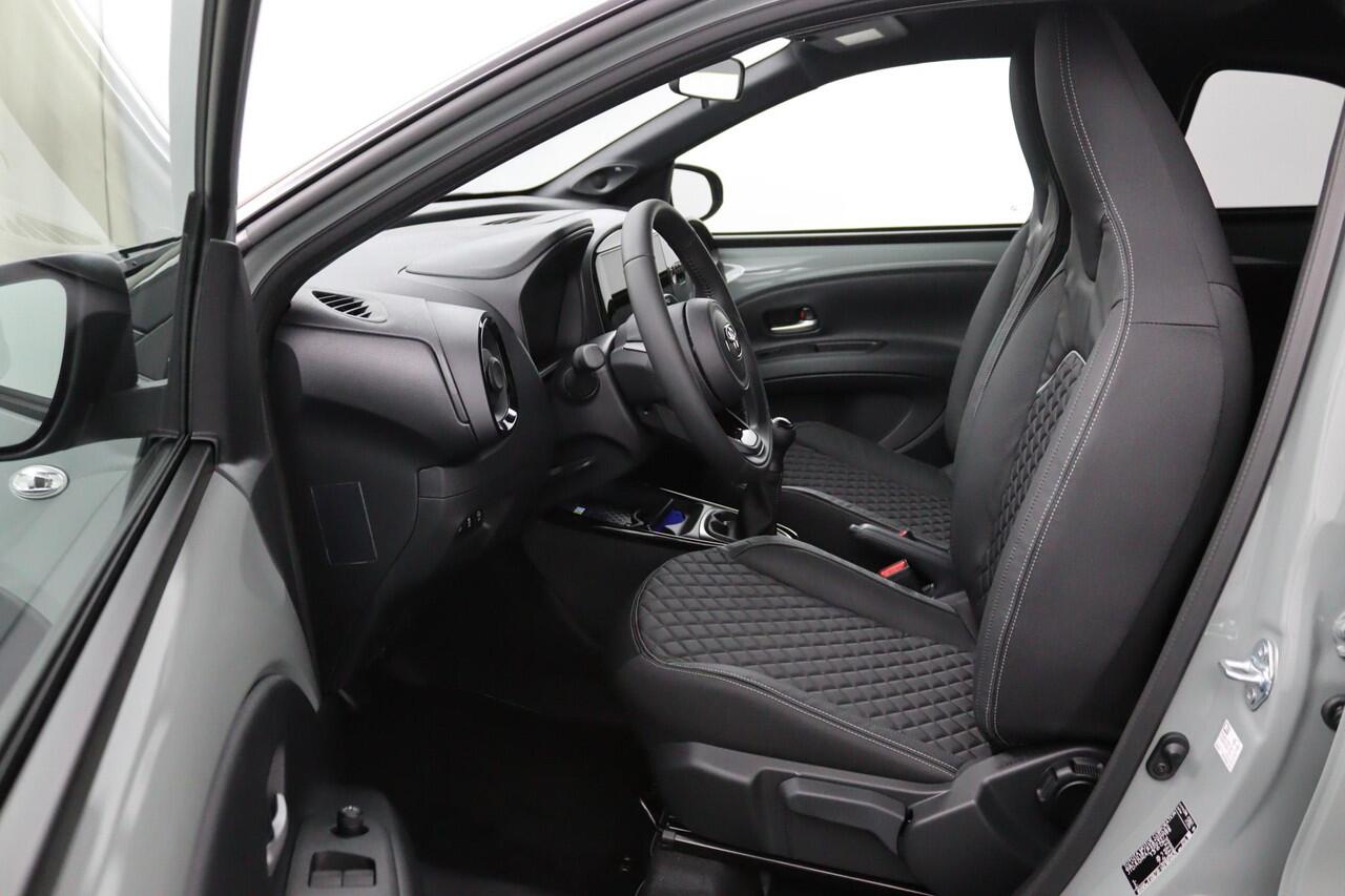 Toyota AYGO X 1.0 VVT-i MT Premium ¤ 500 inruilbonus | Design Pack | Nieuwe Auto |