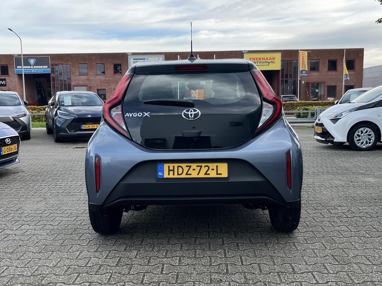 Toyota AYGO X 1.0 VVT-i MT Play