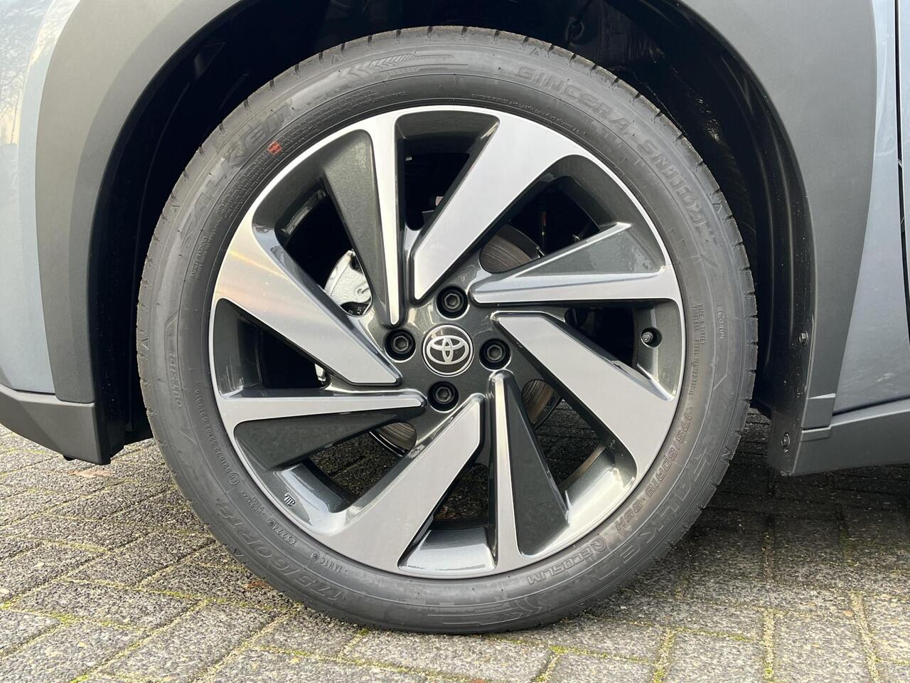 Toyota AYGO X 1.0 VVT-i MT Envy | Celestite Grey met zwart dak | Nieuw uit voorraad leverbaar |
