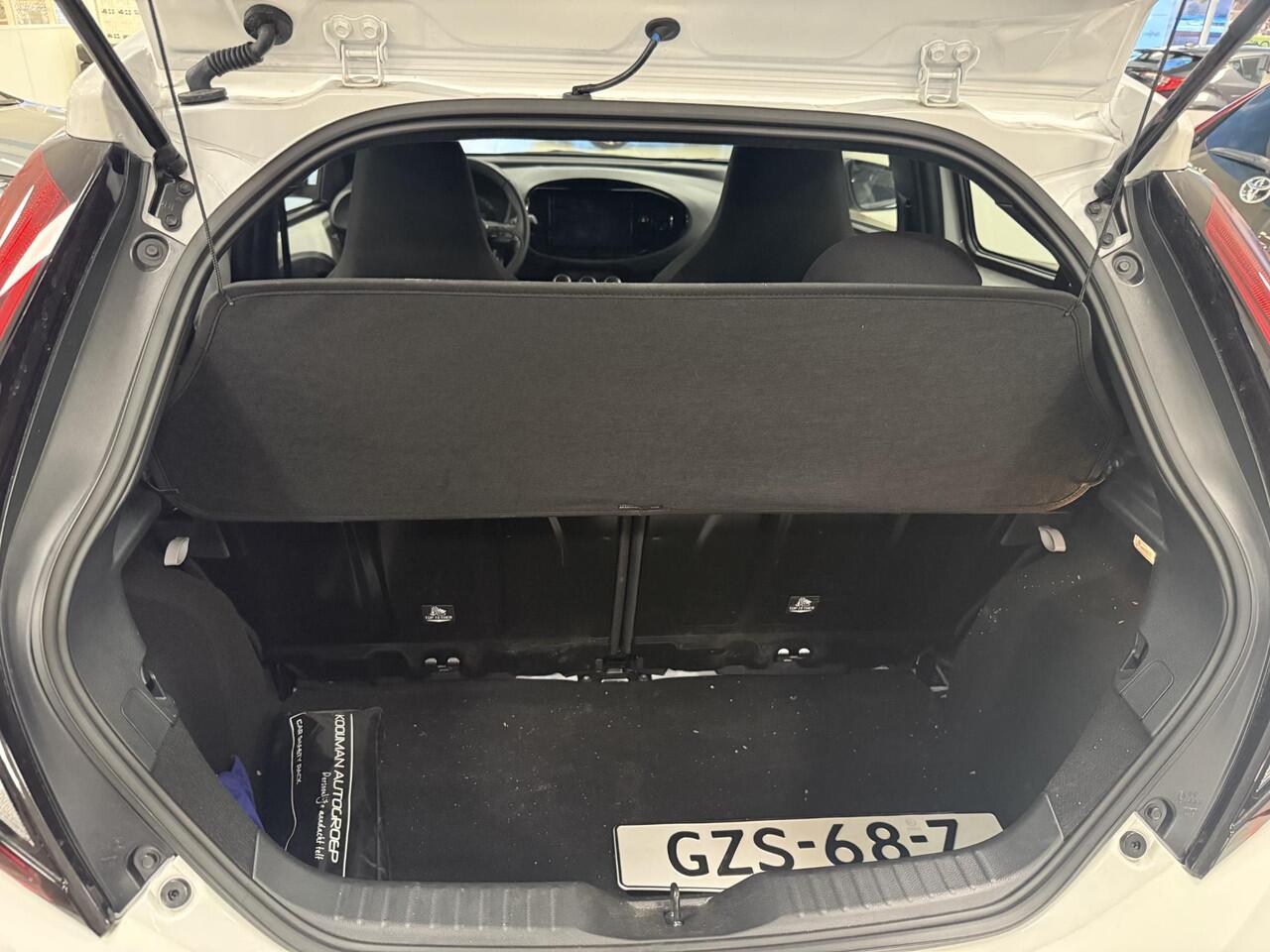 Toyota AYGO X 1.0 VVT-i MT Play + Trekhaak, NL Auto, zeer netjes 1e eigenaar en BTW auto