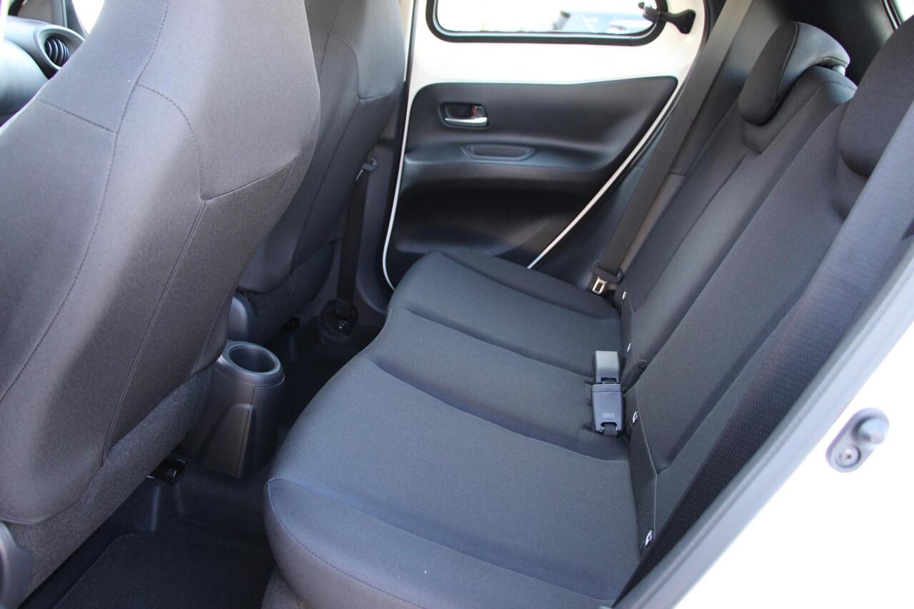 Toyota AYGO X 1.0 VVT-i MT Play **ADPATIEF CRUISE CONTROL/ AIRCO/ APPLE CARPLAY/ PARKEERCAMERA/ GARANTIE**