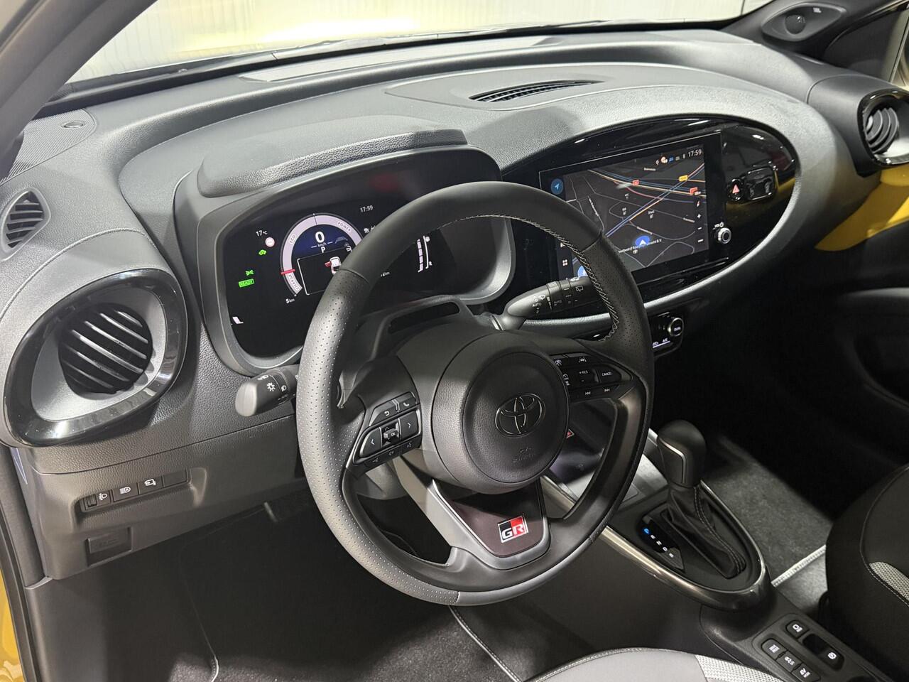 Toyota AYGO X Hybrid 115 GR Sport NIEUW MODEL | JBL-AUDIO | 18'' LM-VELGEN | KEYLESS | PARKEERSENSOREN V+A | STOELVERW | NAVI | CLIMA