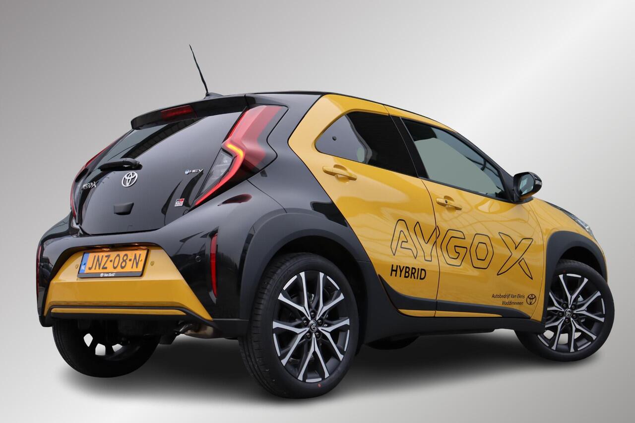 Toyota AYGO X Hybrid 115 GR Sport, JBL Audio, Apple Carplay / Android Auto, Parkeercamera, Draadloos oplader, Gezichtscamera, Keyless Entry.