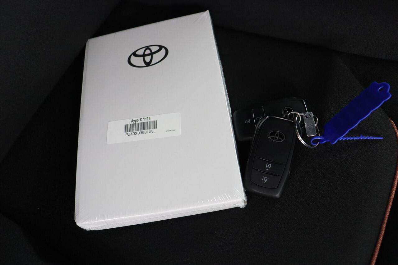 Toyota AYGO X Hybrid 115 pulse | Nieuw uit voorraad leverbaar | 10 jaar fabrieksgarantie! |