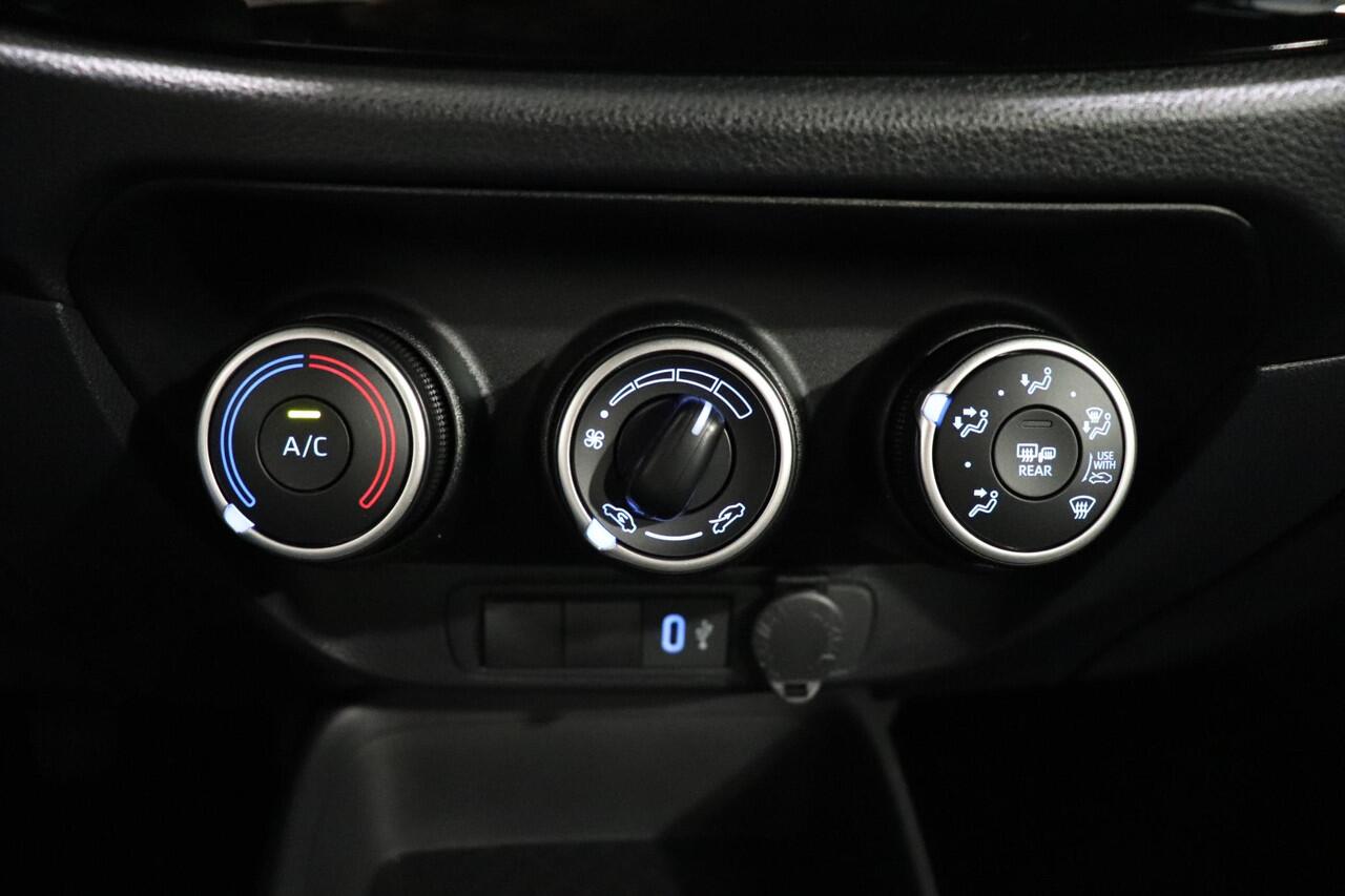 Toyota AYGO X 1.0 VVT-i MT Play, Apple carplay/Android auto, Parkeercamera, Airco!