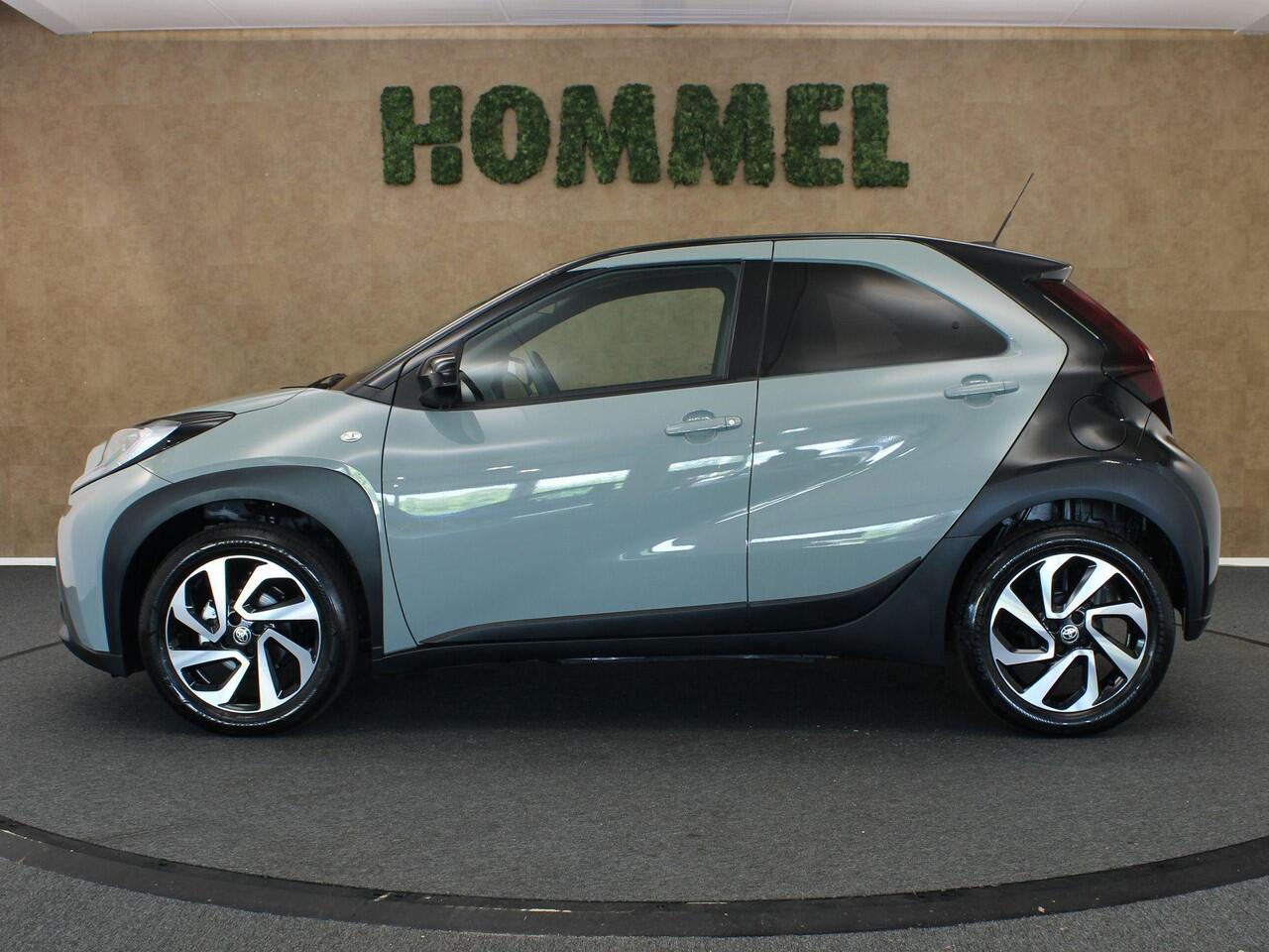 Toyota AYGO X 1.0 VVT-i MT Pulse - ACHTERUITRIJCAMERA - APPLE CARPLAY/ANDROID AUTO - STOELVERWARMING - CRUISE CONTROL ADAPTIEF - LED KOPLAMPEN - LICHTMETALEN VELGEN 17" INCH - BLUETOOTH TELEFOONVOORBEREIDING - RIJSTROOKSENSOR MET CORRECTIE