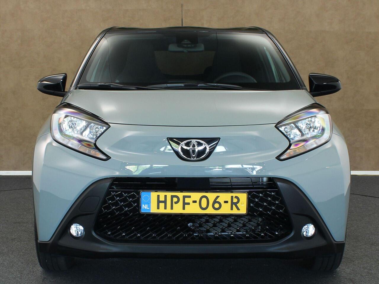 Toyota AYGO X 1.0 VVT-i MT Pulse - ACHTERUITRIJCAMERA - APPLE CARPLAY/ANDROID AUTO - STOELVERWARMING - CRUISE CONTROL ADAPTIEF - LED KOPLAMPEN - LICHTMETALEN VELGEN 17" INCH - BLUETOOTH TELEFOONVOORBEREIDING - RIJSTROOKSENSOR MET CORRECTIE