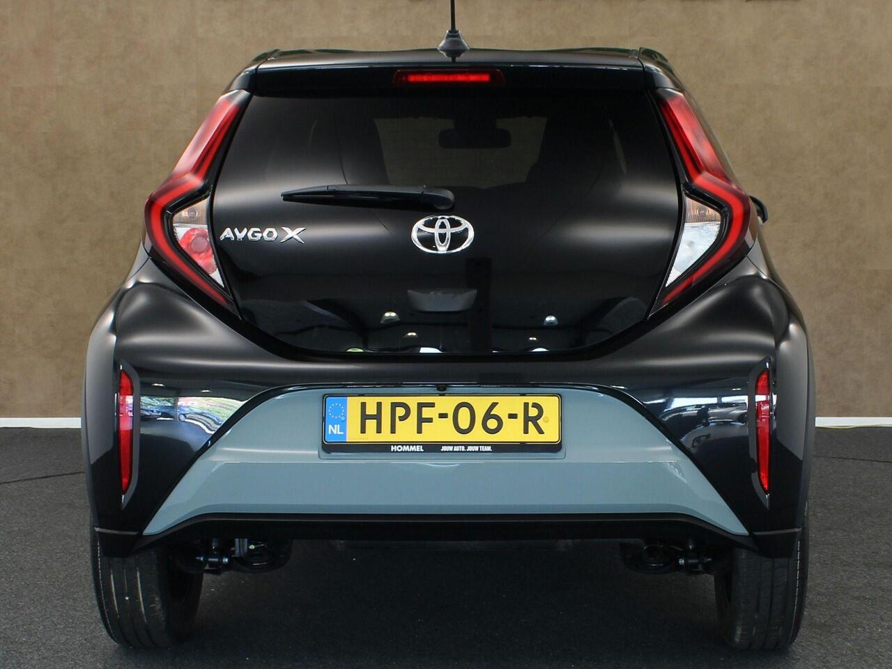 Toyota AYGO X 1.0 VVT-i MT Pulse - ACHTERUITRIJCAMERA - APPLE CARPLAY/ANDROID AUTO - STOELVERWARMING - CRUISE CONTROL ADAPTIEF - LED KOPLAMPEN - LICHTMETALEN VELGEN 17" INCH - BLUETOOTH TELEFOONVOORBEREIDING - RIJSTROOKSENSOR MET CORRECTIE