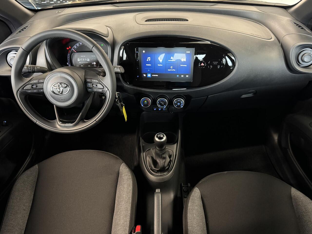 Toyota AYGO X 1.0 VVT-i MT Play | NIEUW! | Airco | ACC | Camera | Stoelverwarming | DAB | ( Vestiging - Nieuwegein )