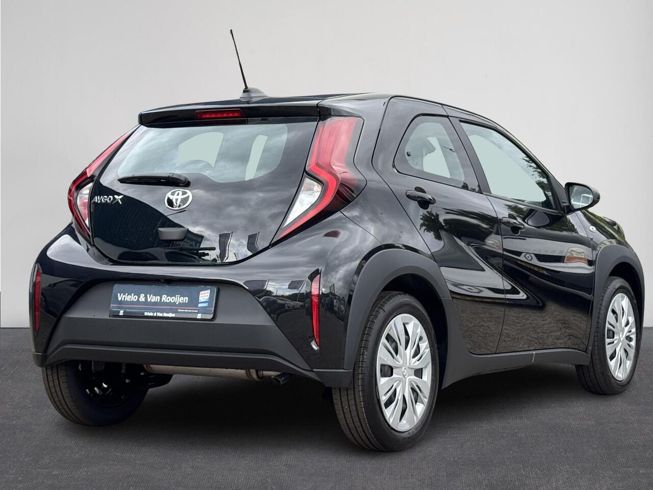 Toyota AYGO X 1.0 VVT-i MT Play | NIEUW! | Airco | ACC | Camera | Stoelverwarming | DAB | ( Vestiging - Nieuwegein )
