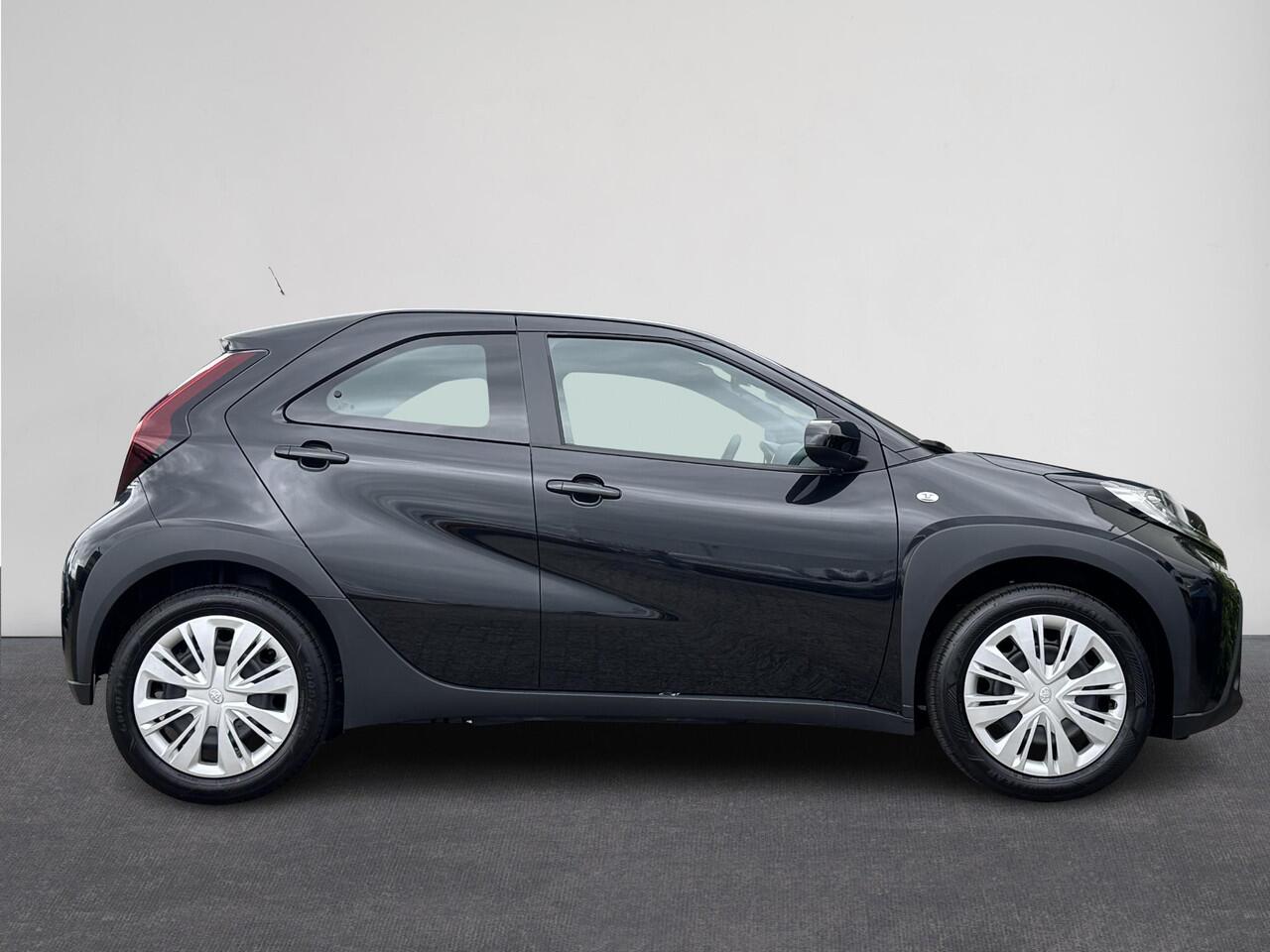 Toyota AYGO X 1.0 VVT-i MT Play | NIEUW! | Airco | ACC | Camera | Stoelverwarming | DAB | ( Vestiging - Nieuwegein )