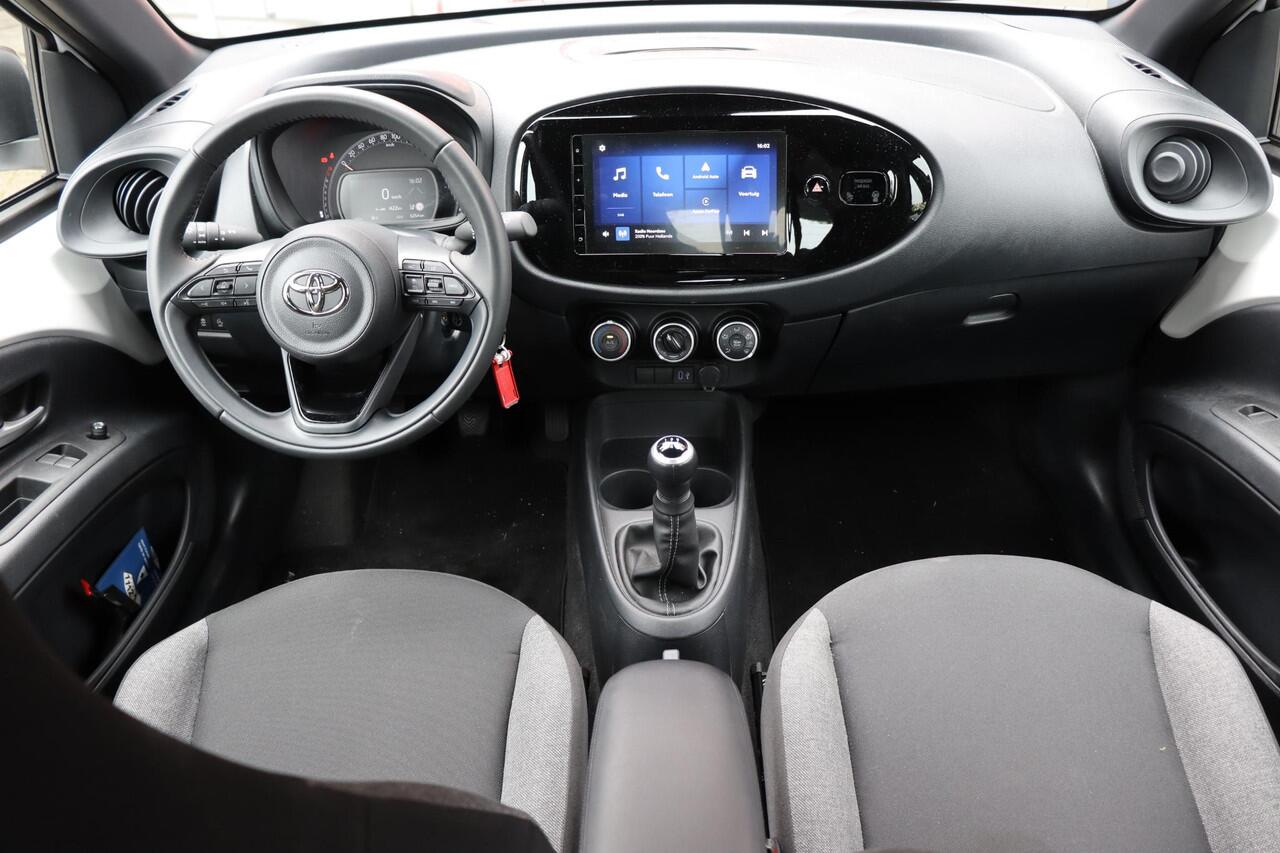 Toyota AYGO X 1.0 VVT-i MT Play, Armsteun , Apple Carplay & Android Auto, Camera, Cruise controle
