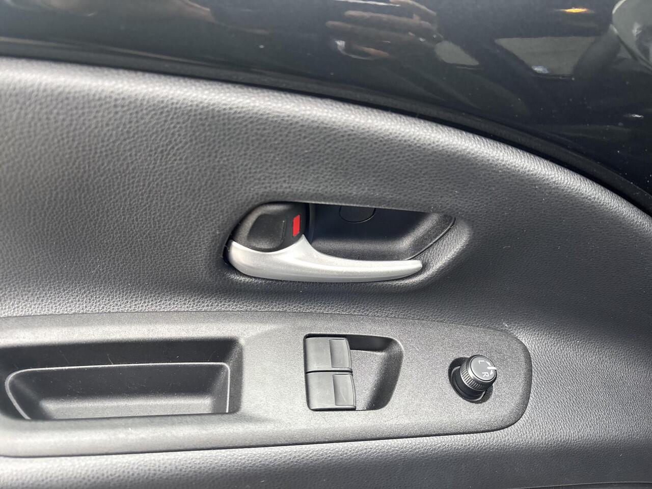 Toyota AYGO X 1.0 VVT-i MT Play