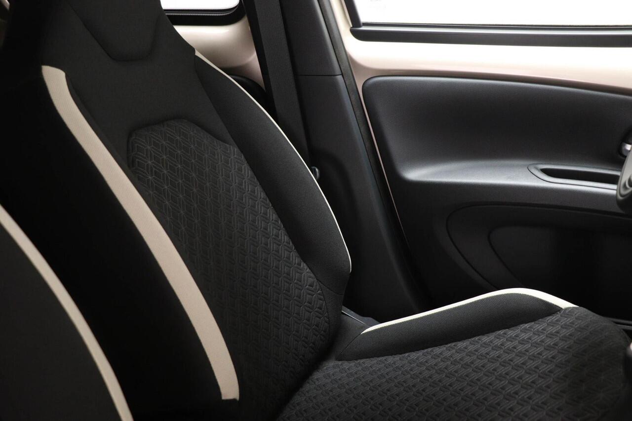 Toyota AYGO X 1.0 VVT-i MT Pulse | STOELVERWARMING | DAB | APPLE | CAMERA