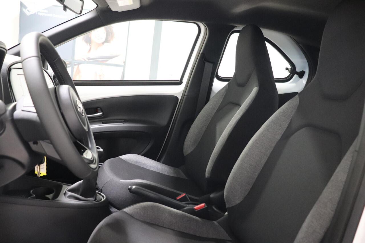 Toyota AYGO X 1.0 VVT-i MT Play, Apple Carplay/Android Auto, Parkeercamera, Cruise control, Airco!