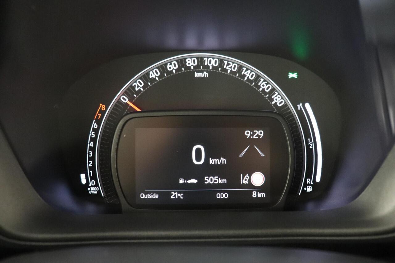 Toyota AYGO X 1.0 VVT-i MT Play, Apple Carplay/Android Auto, Parkeercamera, Cruise control, Airco!