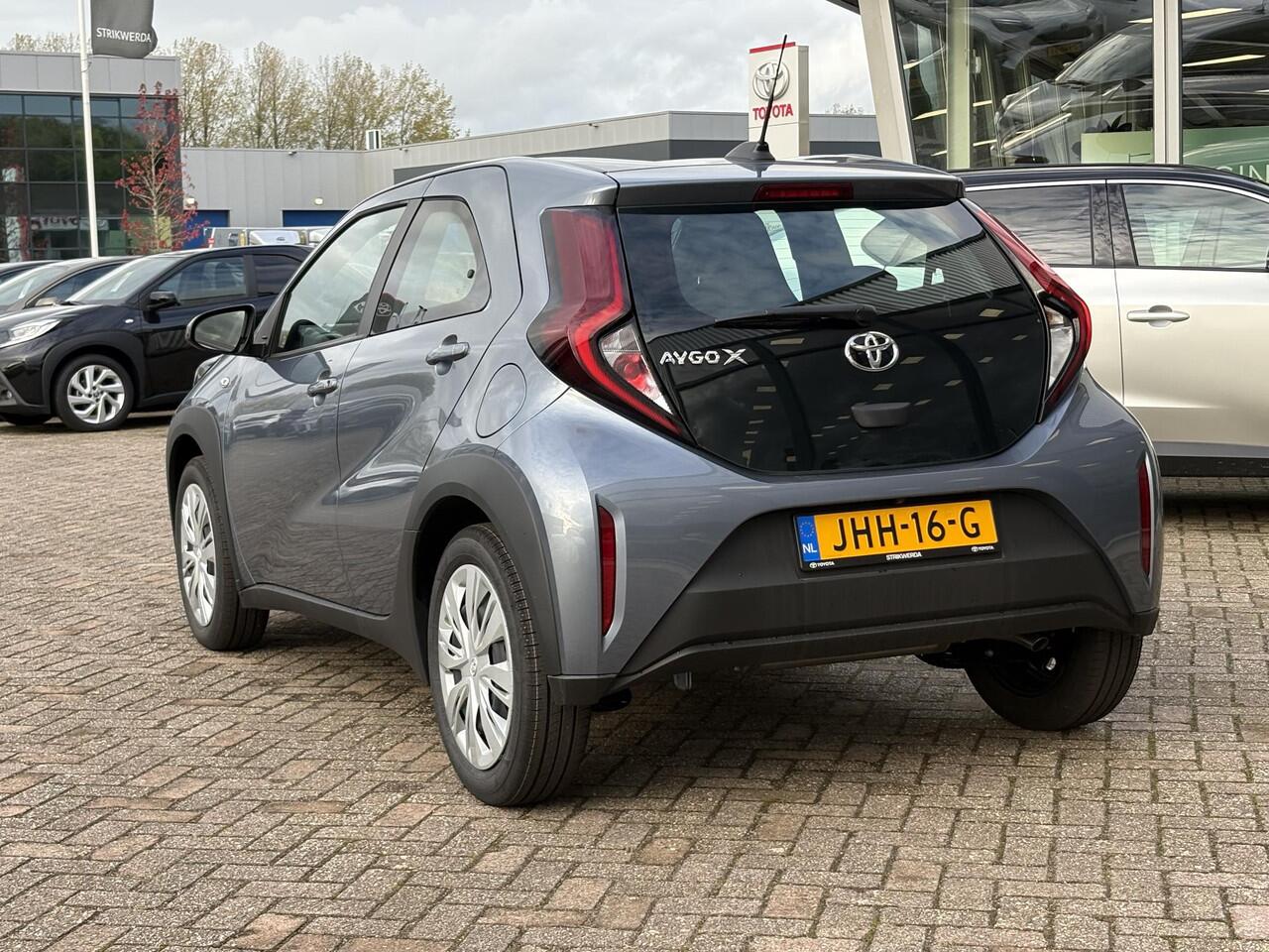 Toyota AYGO X 1.0 VVT-i MT Play