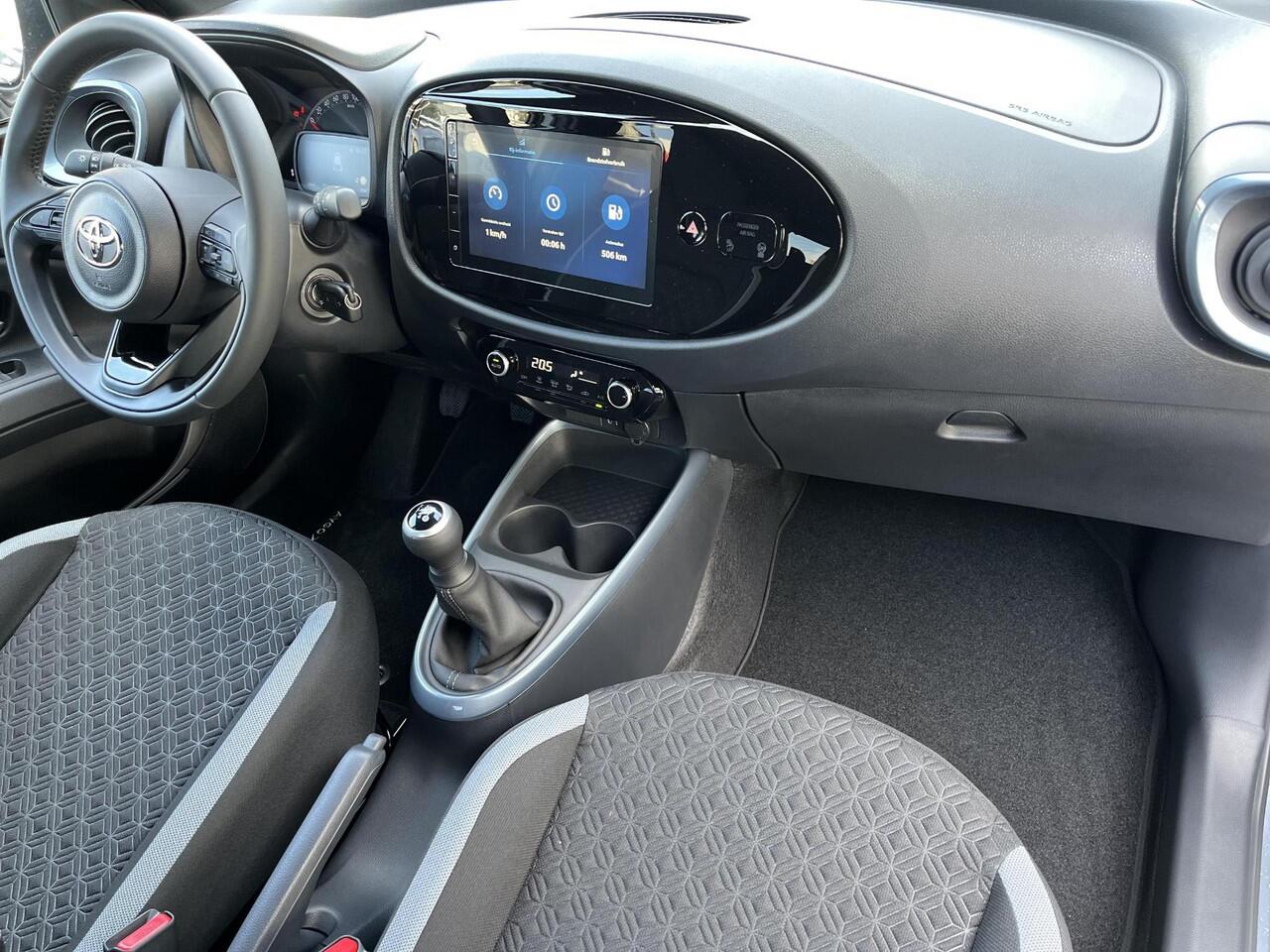 Toyota AYGO X 1.0 VVT-i MT Pulse | Demonstratie auto | Celestite grey met zwart dak |