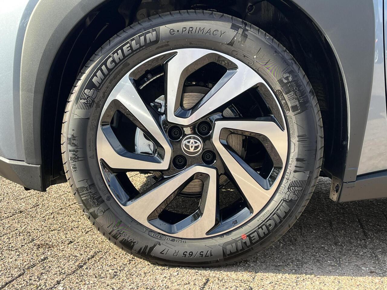 Toyota AYGO X 1.0 VVT-i MT Pulse | Demonstratie auto | Celestite grey met zwart dak |