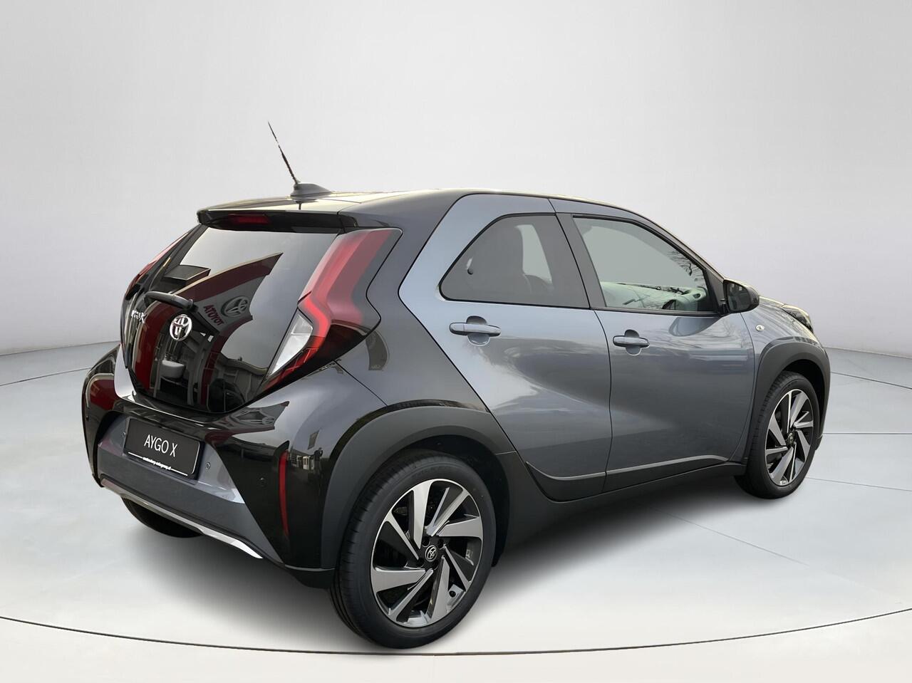 Toyota AYGO X 1.0 VVT-i MT Envy | Celestite Grey met zwart dak | Demo |