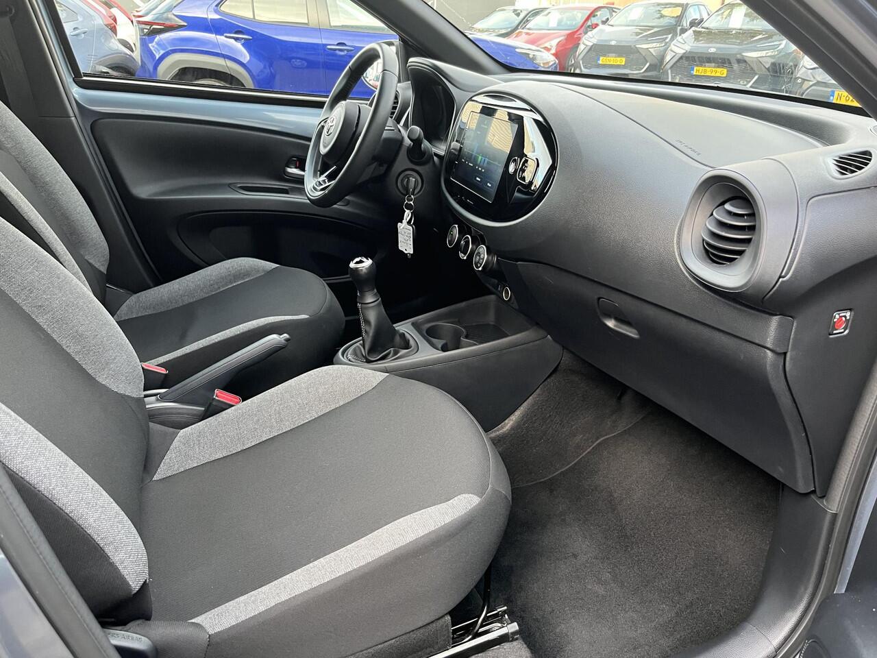 Toyota AYGO X 1.0 VVT-i MT Play