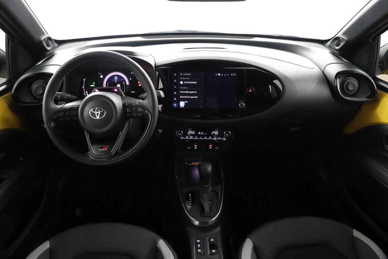 Toyota AYGO X Hybrid 115 GR Sport | Apple Carplay Android Auto | Parkeersensoren | Stoelverwarming |