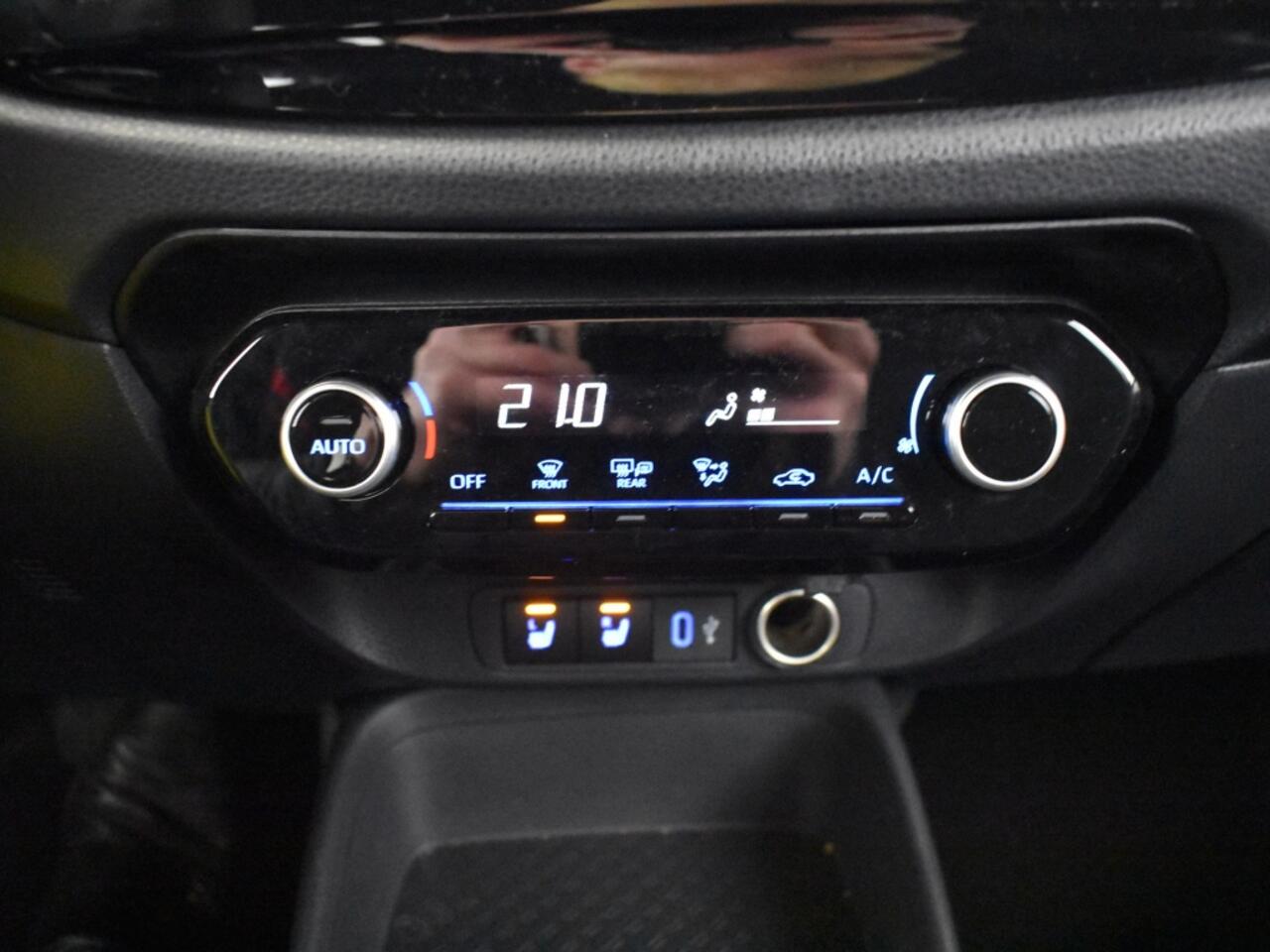 Toyota AYGO X 1.0 VVT-i S-CVT Play Automaat | Stoelverwarming | Carplay