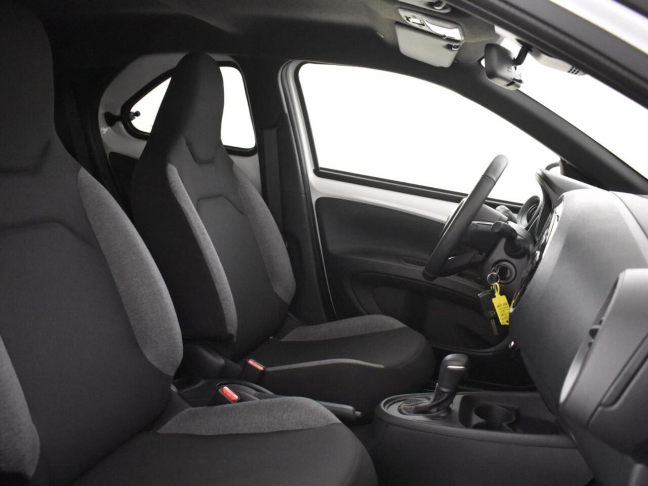 Toyota AYGO X 1.0 VVT-i S-CVT Play Automaat | Stoelverwarming | Carplay