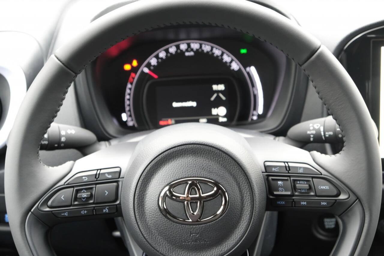Toyota AYGO X 1.0 VVT-i 72PK MT JBL | JBL Premium Sound systeem | Achteruitrij